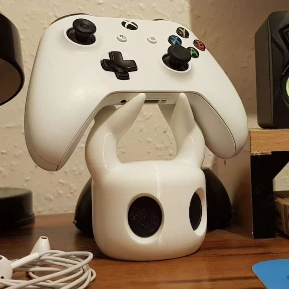 Cool Gaming Accessories Xbox - แท่นวางคอนโทรลเลอร์เกมลายการ์ตูนผีสุดสร้างสรรค์ สำหรับ PS5/XBOX/Switch ดีไซน์เรืองแสง สวยงาม สำหรับวางบนโต๊ะ