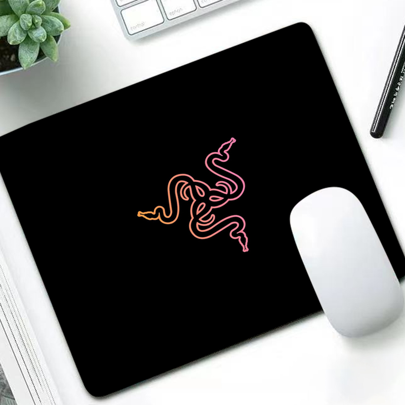 Gaming Accessories For Gaming Laptop - แผ่นรองเมาส์เรเซอร์สุดหรู ลายอนิเมะ สำหรับเกมเมอร์ แผ่นรองโต๊ะสำหรับเล่นเกมพีซี ตู้เกมมิ่ง แล็ปท็อป